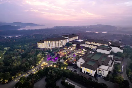 Wuxi Taihu Hotel Отели рядом с достопримечательностью «Basic Teaching Department of Wuxi Institute of Commerce»