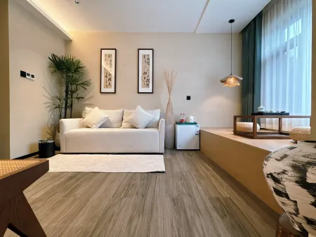 Qingshuitanghotel Отели в г. Цзиндечжэнь