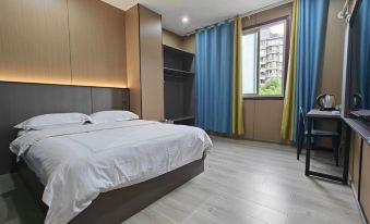 Huating Business Hotel