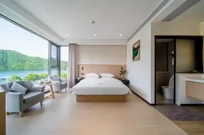 Huangshan Danbo Yunju Lakeview Vacation Homestay (Taiping Lake) Hotels near Taiping Lake