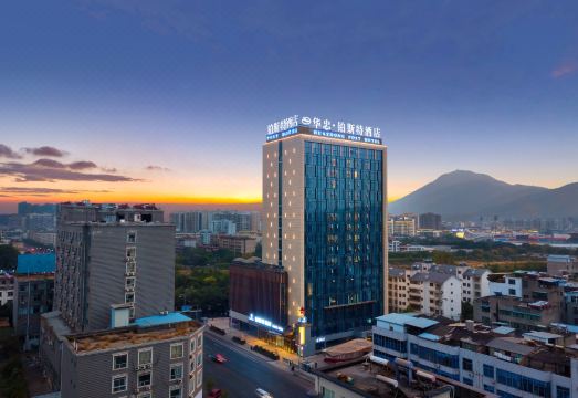 铂斯特酒店外景图