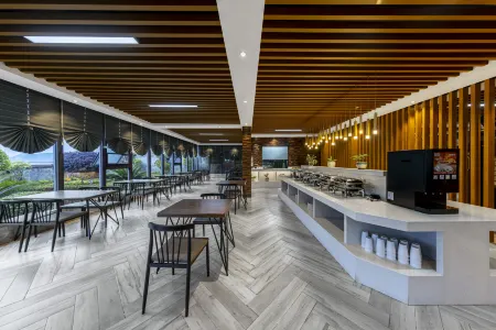 Nayong Wenzhou Garden Hotel (Yonghe Century City Branch) Отели рядом с достопримечательностью «Jiutian Cave Zongxi River Scenic Tourist Area»