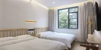 Shennongjia Yunshan Zhuli Homestay (Muyu Branch) - Quarto Padrão Familiar Confortável