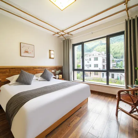 Jushang Anjisen is a travel and pool resort