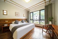 Jushang Anjisen is a travel and pool resort