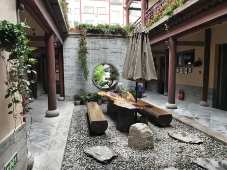 Tianshui ancient city Hi-hidden guesthouse Отели рядом с достопримечательностью «Yuquanguan Scenic Area»