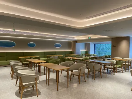 Suisse Place Serviced Apartment Beijing Jinsong Subway Station Отели рядом с достопримечательностью «Longtanhu Gymnasium»