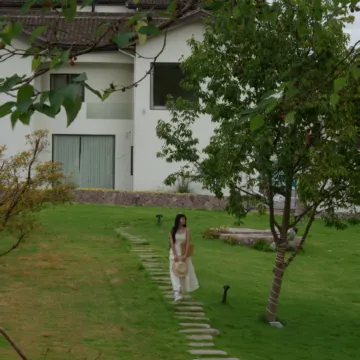 Hengdian Liwu Liubai Hot Spring Holiday Beauty