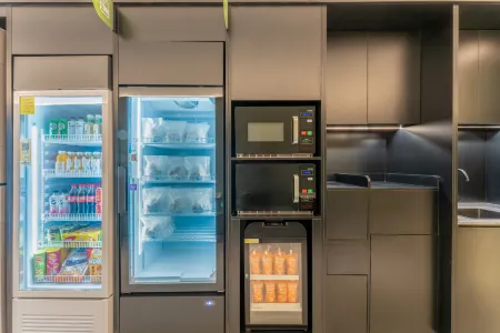 Hi Inn Hotel  (Yichang East Railway Station May Day Square Branch) Отели рядом с Аэропорт Ичан