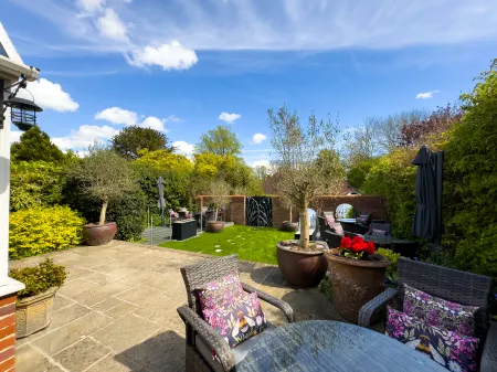 Quob Park Old House Hotel & Spa Отели в г. Ферем