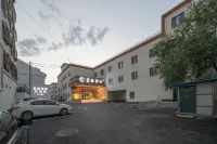 Xingcheng Hotel, Tuanjie South Street, Kuitun Station - Bãi đậu xe