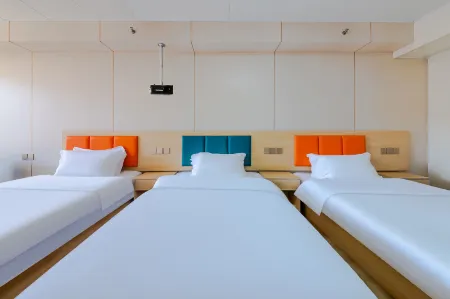 Zhubai No.1 Mansion Hotel (Qingdao May Fourth Square Hisense Bridge Subway Station)