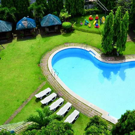 Real Family Hotel (formerly Days Hotel Batangas)