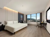 Atour Hotel Wuxi Nianhuawan Mashan Taihu Li Neighbourhood Center Hotels near CC Joyland