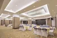 UXANADU Hotel (Nanning Railway Station Mingxiu Road Subway Station)