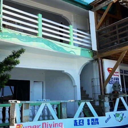 Super diving and tinas reef divers