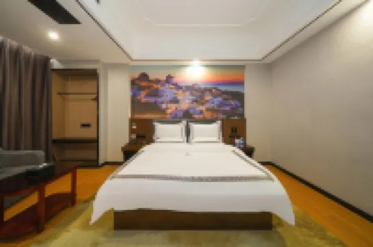 Pingguo Weisner Theme Hotel