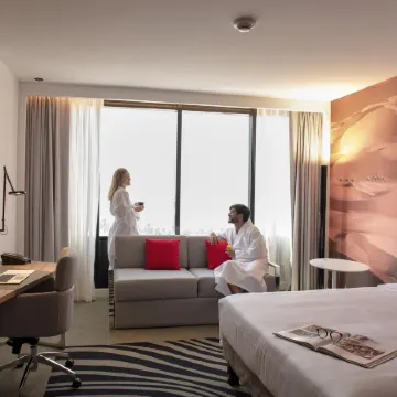 Novotel Sharjah Expo Center Отели рядом с достопримечательностью «Аль-Кусейс»