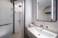 TULIP LODJ (Wuhan Jianghan Road Wusheng Road Subway Station) Hotel in zona Wuhan University Information Department Gymnasium