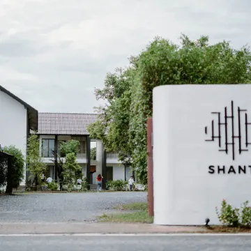 Shanti-Retreat Hotel