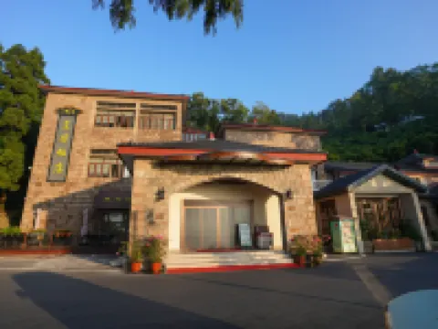 皇后飯店（莫幹山風景區店） 鄰近莫干山風景區-滴翠潭的酒店