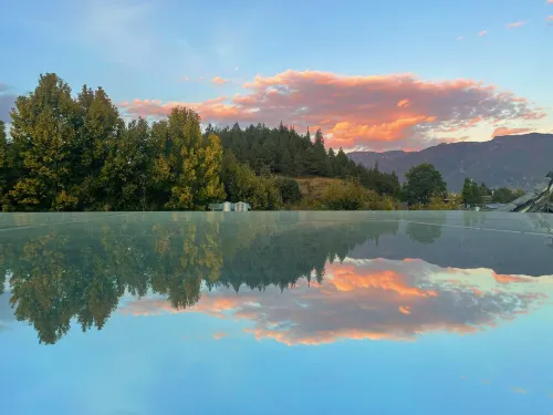 Floral Hotel·Sunshine Three Places,Cloud Sky Realm, Sunset Sunset View hotel - بار