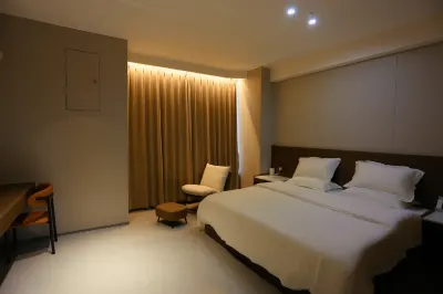 Yixiu Smart Homestay (Municipal Administrative Center Subway Station)