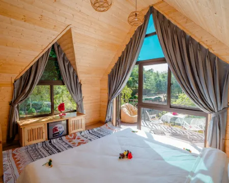 Bai Tu Long Mountain Resort Hotels in Van Don