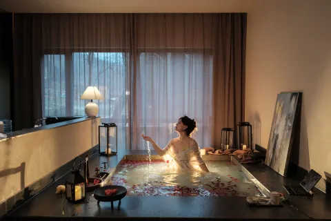Lishan Left Bank Ring Mountain Wild Luxury Private Hot Spring Homestay