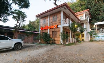 RedDoorz @ Camp Saint John Hotel La Union