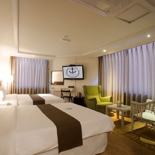 Hillside Tourist HotelOver view