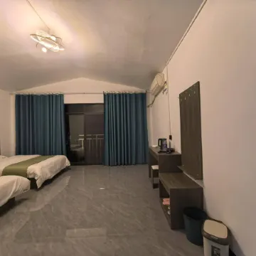 Huzhonghu Homestay (Haokunhu Scenic Area)