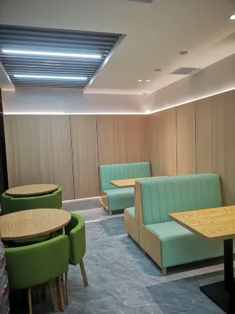 Home Inn Huayi (Luoyang Railway Station) Отели рядом с Аэропорт Люян