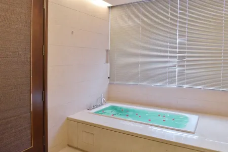 Penglai Hotel (Penglai Pavilion Scenic Area Pengchangke Port Branch) Отели рядом с достопримечательностью «Haishi Park»