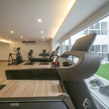 Samutprakarn Hotel Отели рядом с достопримечательностью «Ват Асокарам»