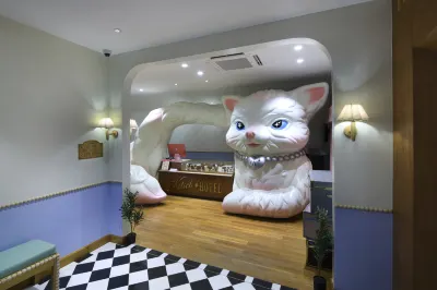 Kitsch Hotel Hôtels à proximité de la Bang Bamru Railway Station