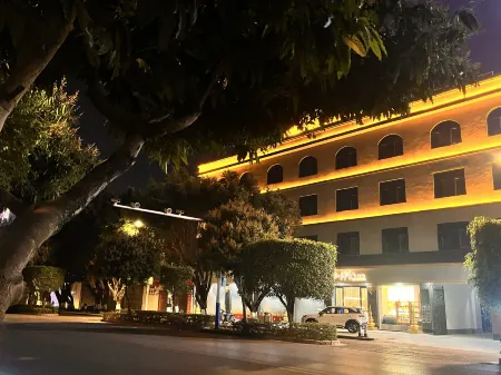 Ruili Yuqiao Yongjun Homestay (Veteran Inn)