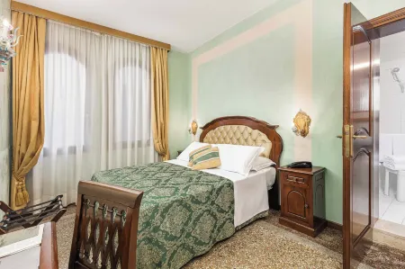 Hotel Marconi Отели рядом с достопримечательностью «Palazzo Pisani Moretta»