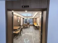 Huacheng Hotel (Nanningdong Railway Station South Square)