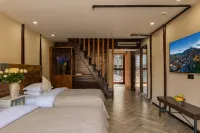 Xijiang Xiangsu Light Luxury Hotel (Observation Deck Branch)