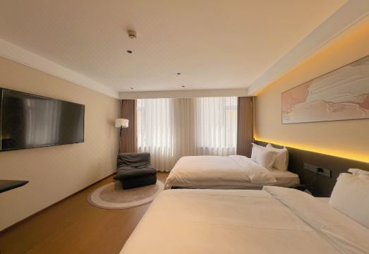 西也假日酒店外景图