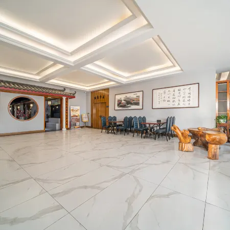 Rezen hotel(Jurassic Museum Store of Shanshan Xincheng Night Market)