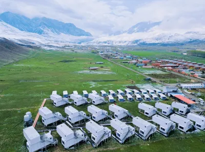 Qiongkushutai River Yinyun Mountain Spacecraft Camp Hotels near Kuoksu Grand Canyon Scenic Zone