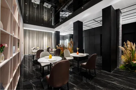 Mingyue Hotel (Chengdu Tianfu International Airport) Отели в г. Цзяньян