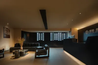 Mo Yin Hotel (White House Art Center, Huafu Garden Shopping Mall)