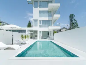 Yunfan Mogan Designer Light Luxury Homestay