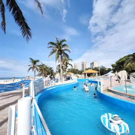 Yinsha Hotel (Yangjiang Hailing Island Dajiao Bay)