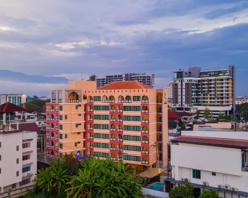 Casa Marocc Hotel Các khách sạn gần Cầu Mangrai