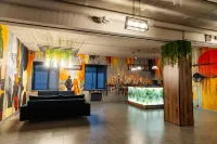 Avenue Hotel