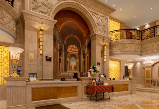 4. 뉴 파리 호텔 ..